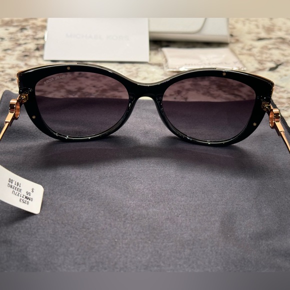 ✨ Brand New Michael Kors South Hampton
MK2127U 33328G 55 Sunglasses 🕶️ ✨ - Picture 9 of 15